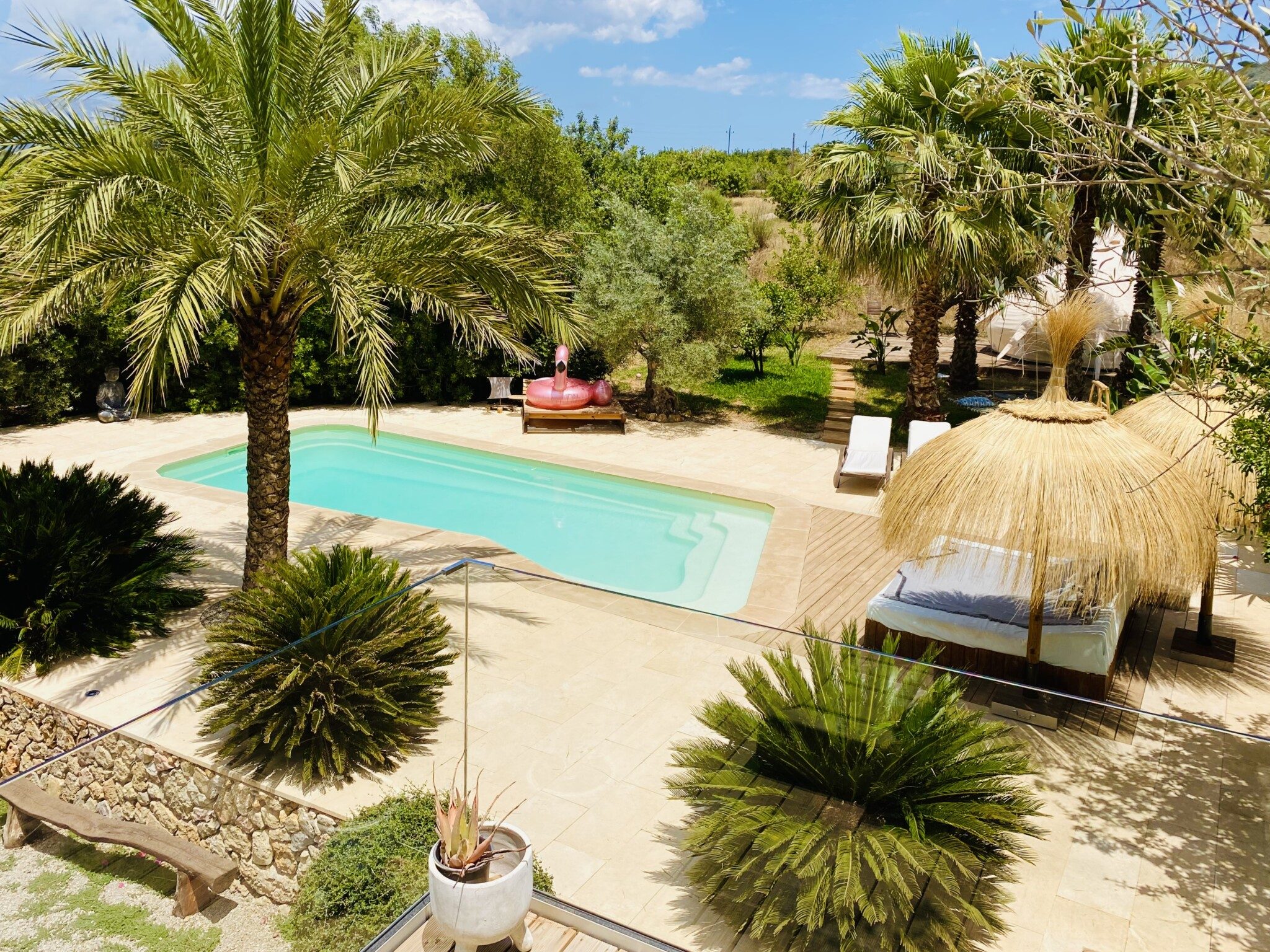 finca shooting location mallorca pool parasols
