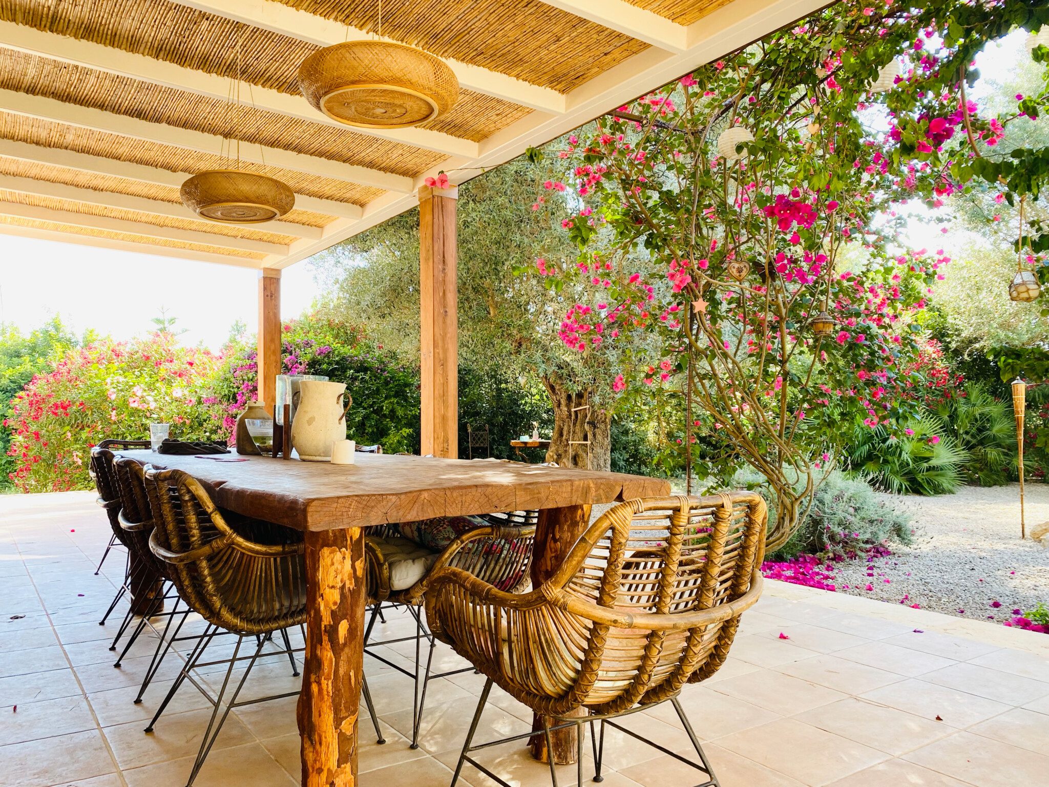 finca shooting location mallorca porche chairs