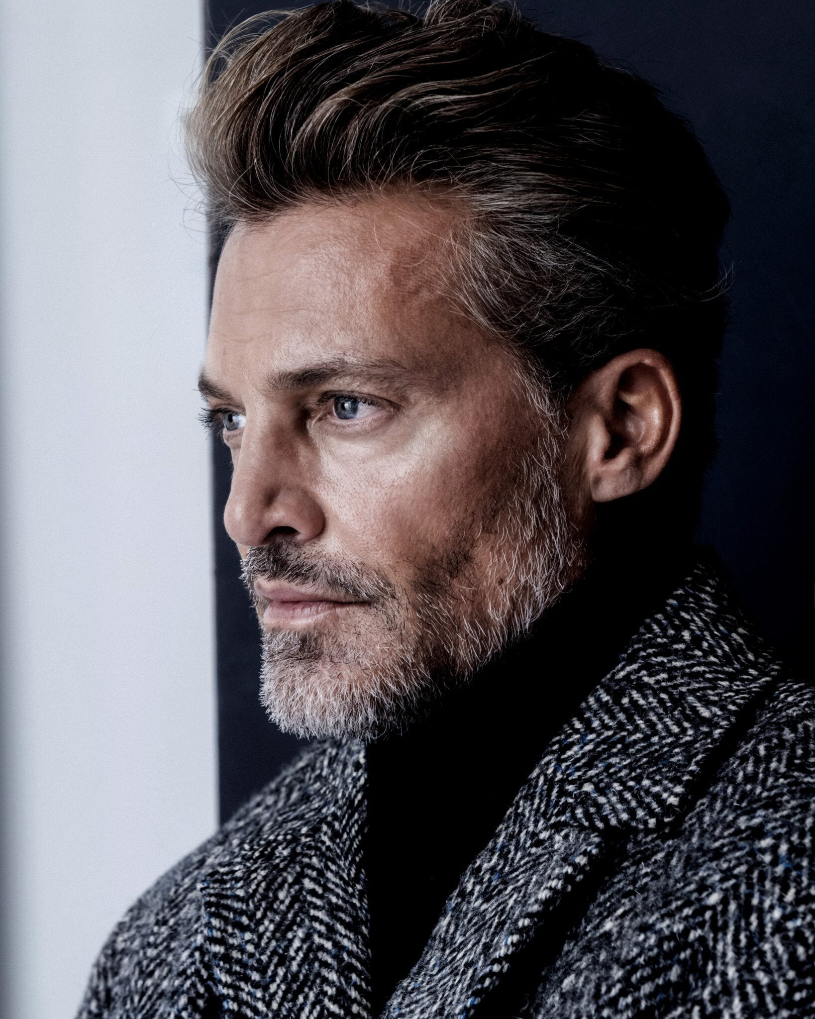 male model shooting bestager silverfox coat
