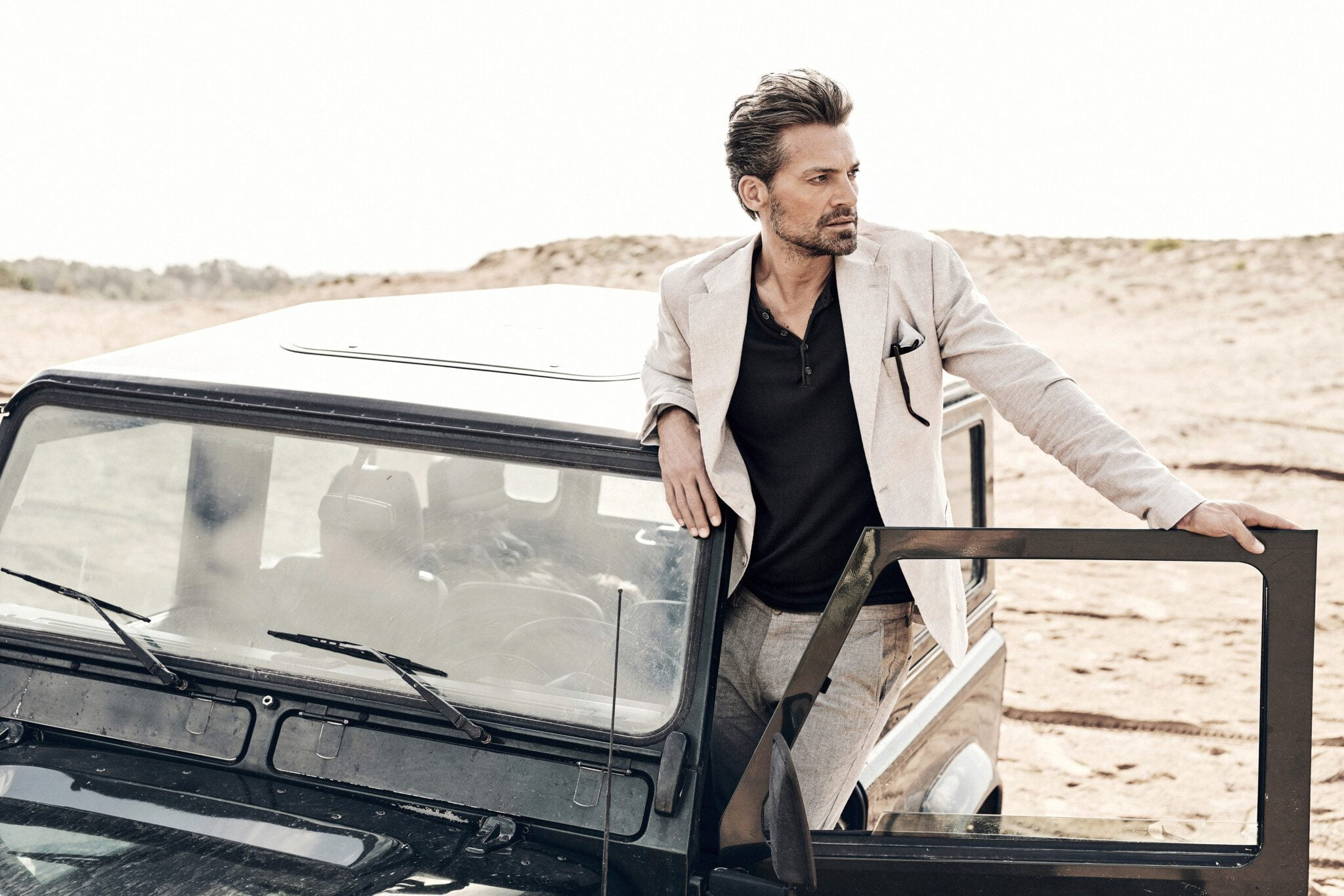 male model shooting safari business look2