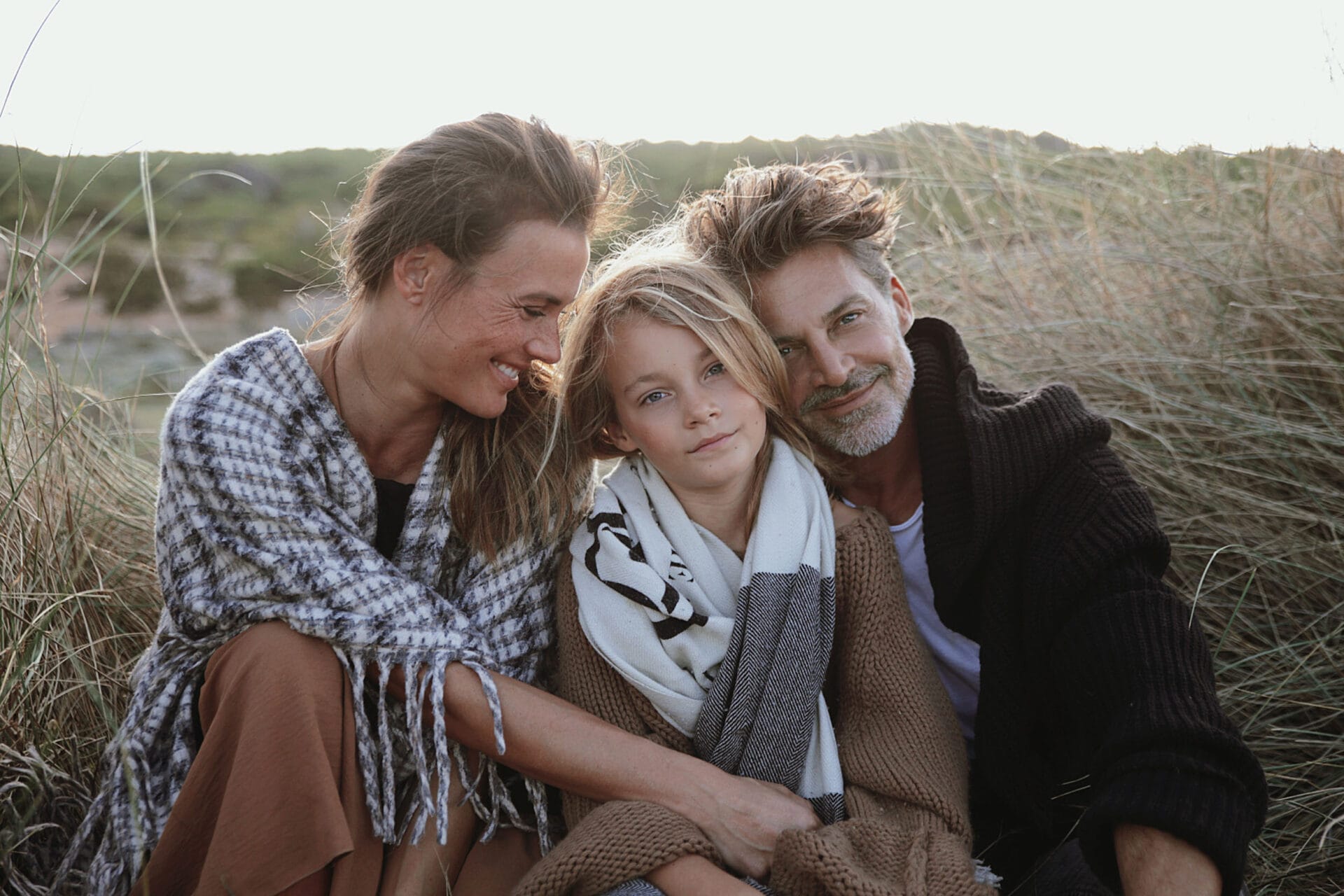 mallorca model family portrait in nature smiling