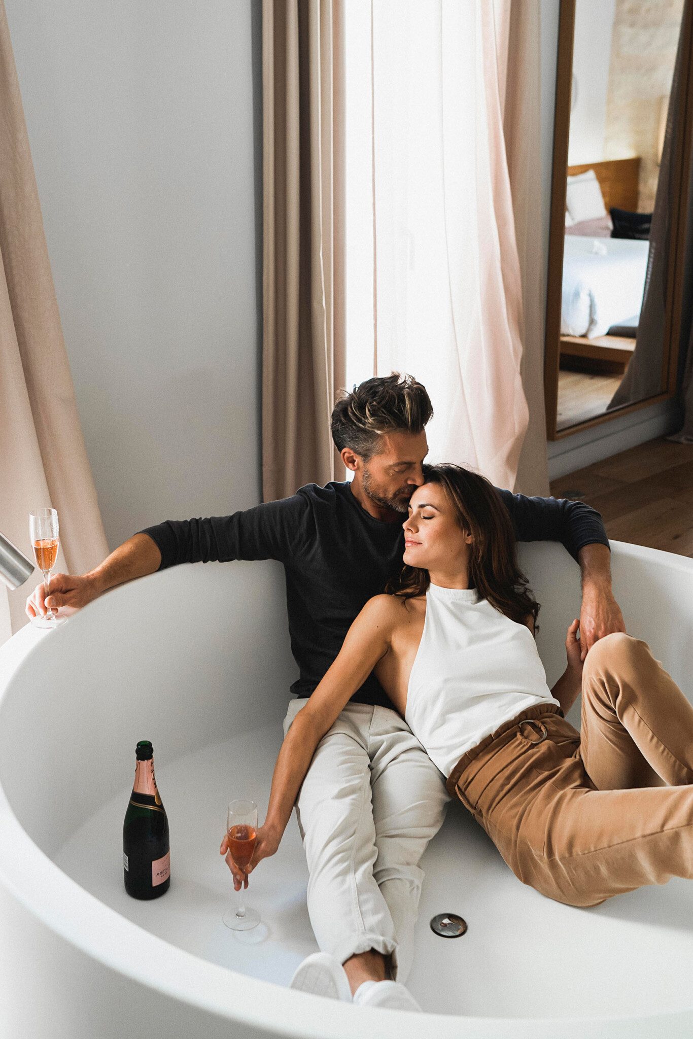 the model couple champagne